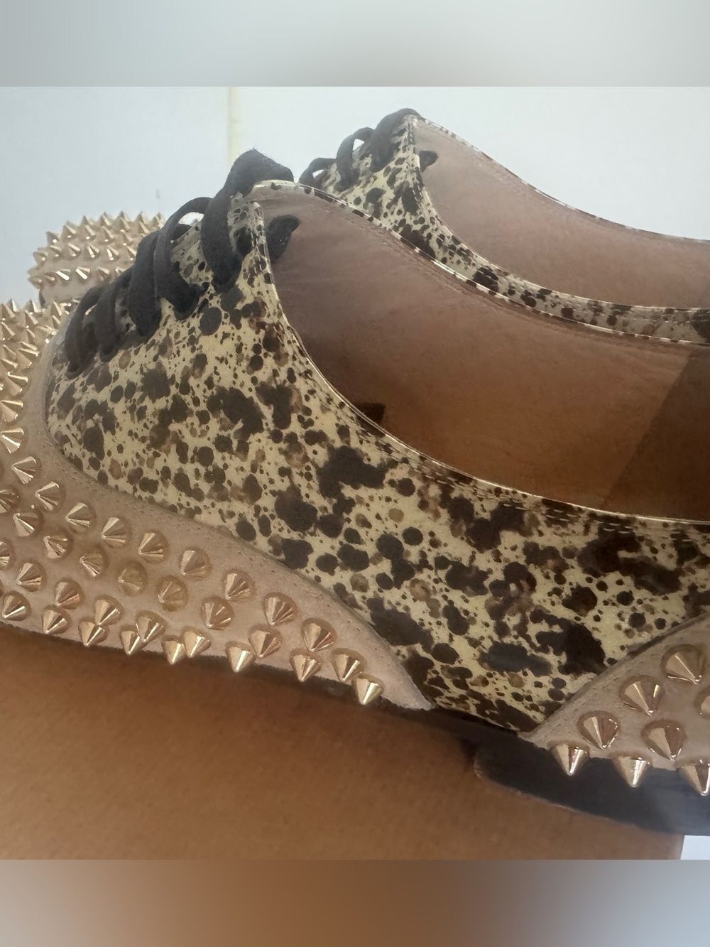 CHRISTIAN LOUBOUTIN • Freddy Gold Spike • Leather Lace-Up Flats • Women’s 40.5 - Picture 8 of 11